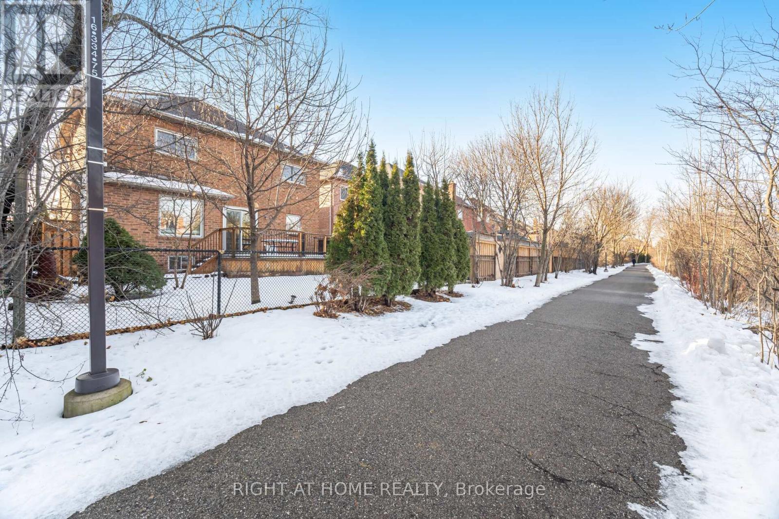 6859 Gracefield Drive, Mississauga, Ontario  L5N 6T6 - Photo 36 - W12683804