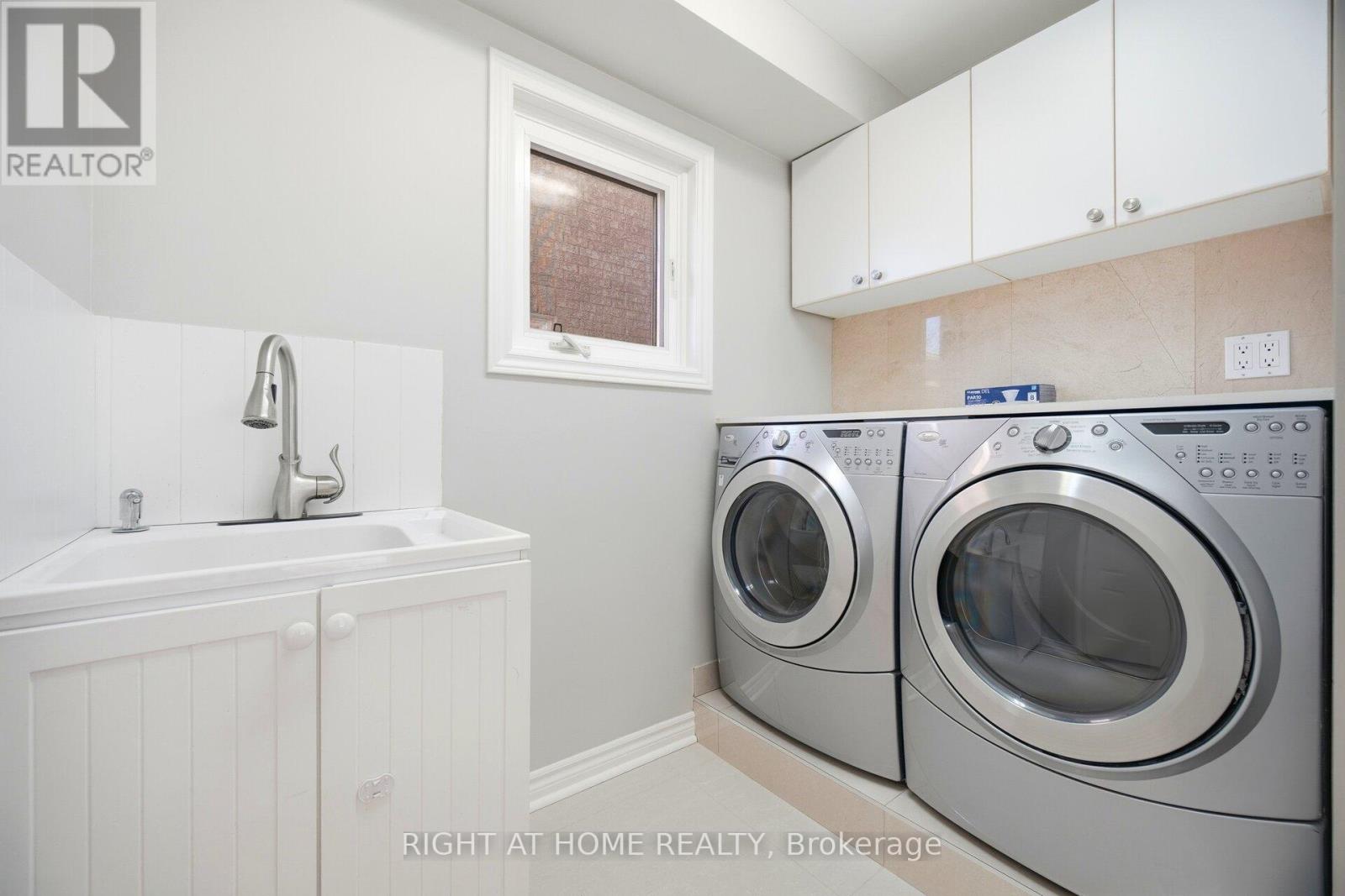 6859 Gracefield Drive, Mississauga, Ontario  L5N 6T6 - Photo 9 - W12683804