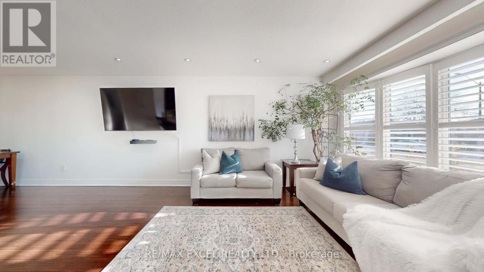 1849 Bonnymede Drive, Mississauga, Ontario  L5J 1E2 - Photo 10 - W12683810