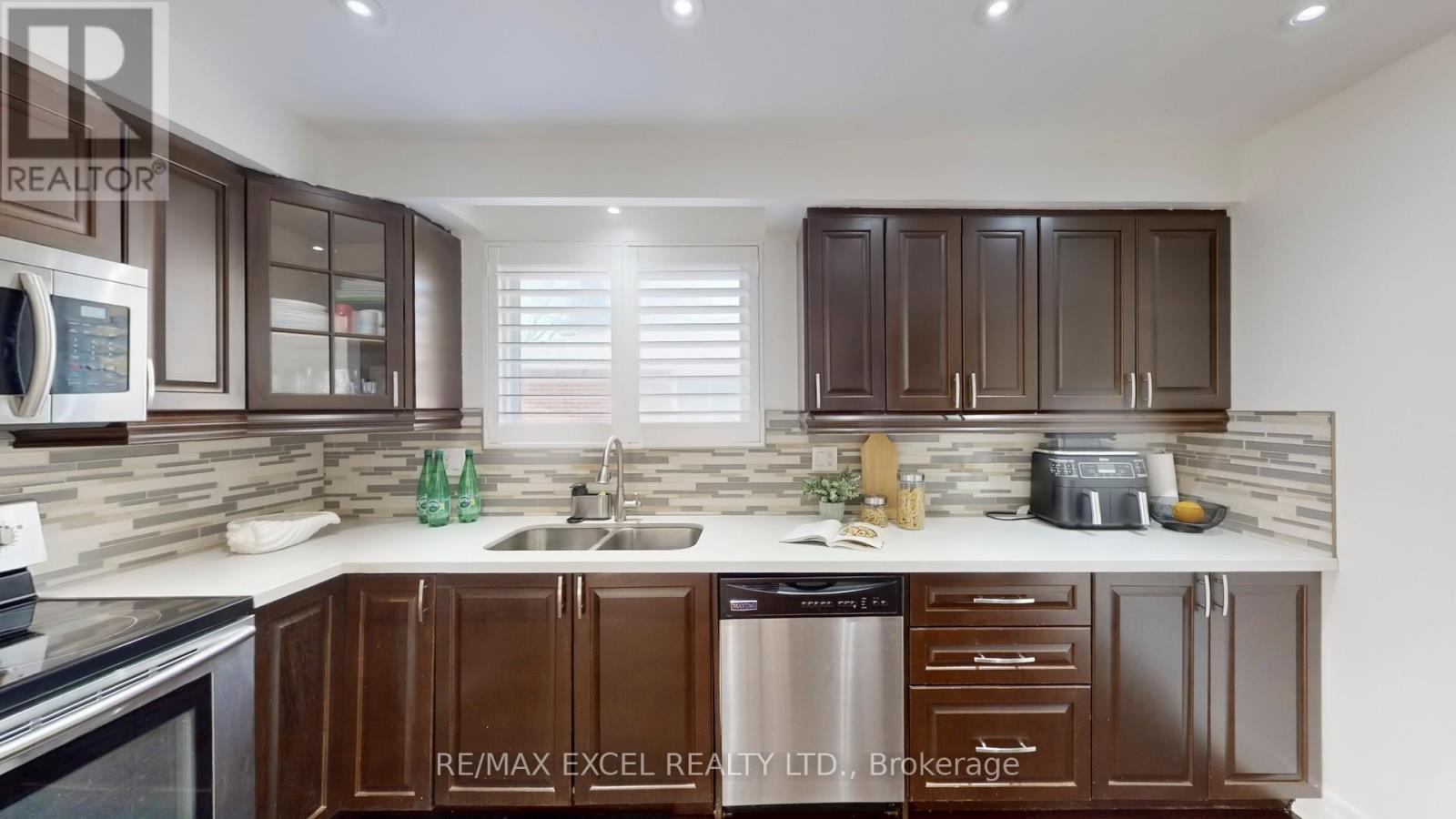 1849 Bonnymede Drive, Mississauga, Ontario  L5J 1E2 - Photo 18 - W12683810