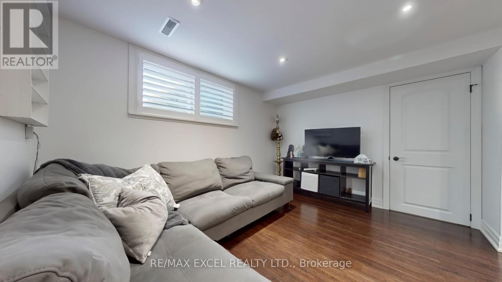 1849 Bonnymede Drive, Mississauga, Ontario  L5J 1E2 - Photo 44 - W12683810