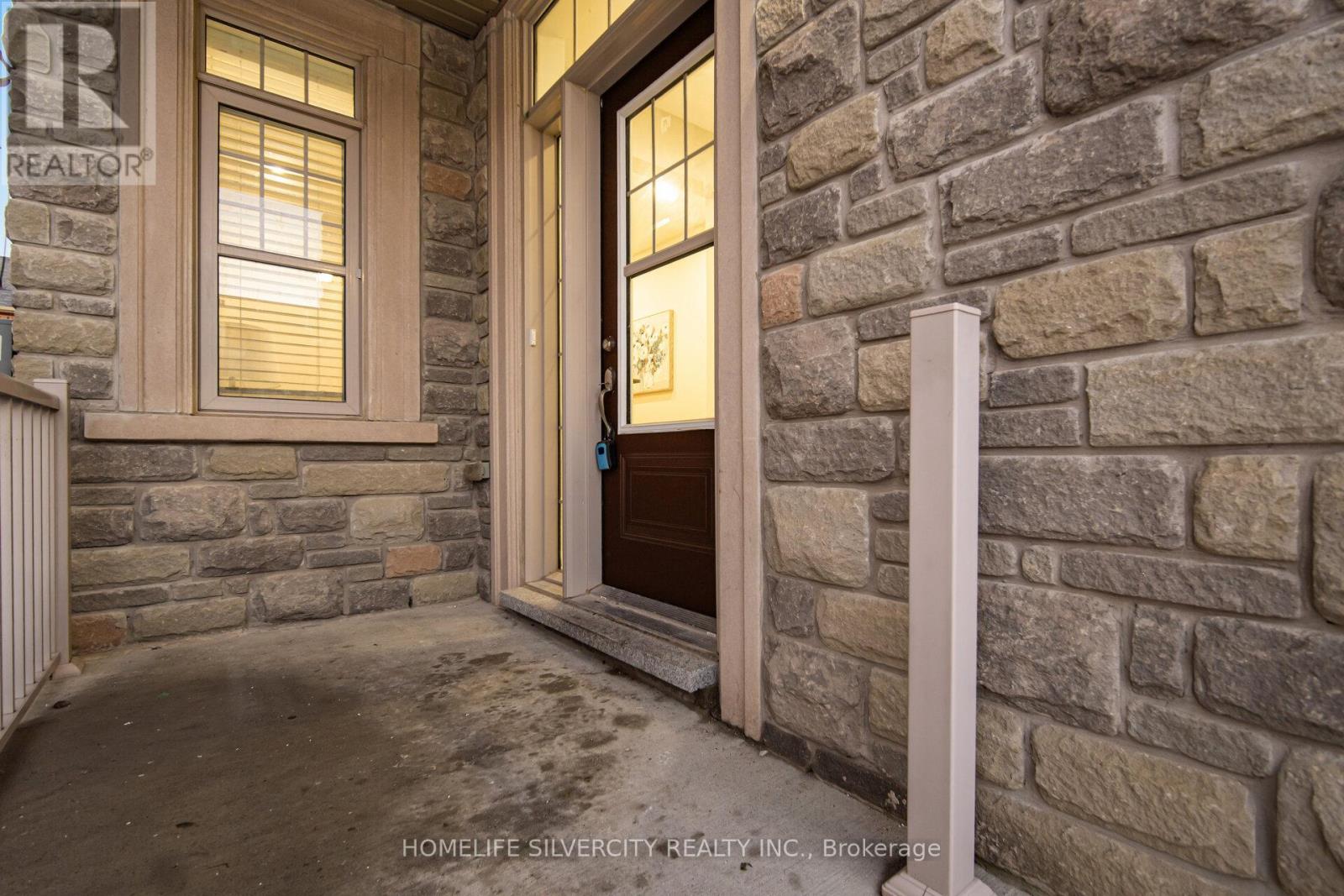 28 Dolobram Trail, Brampton, Ontario  L4A 4Y1 - Photo 2 - W12683814