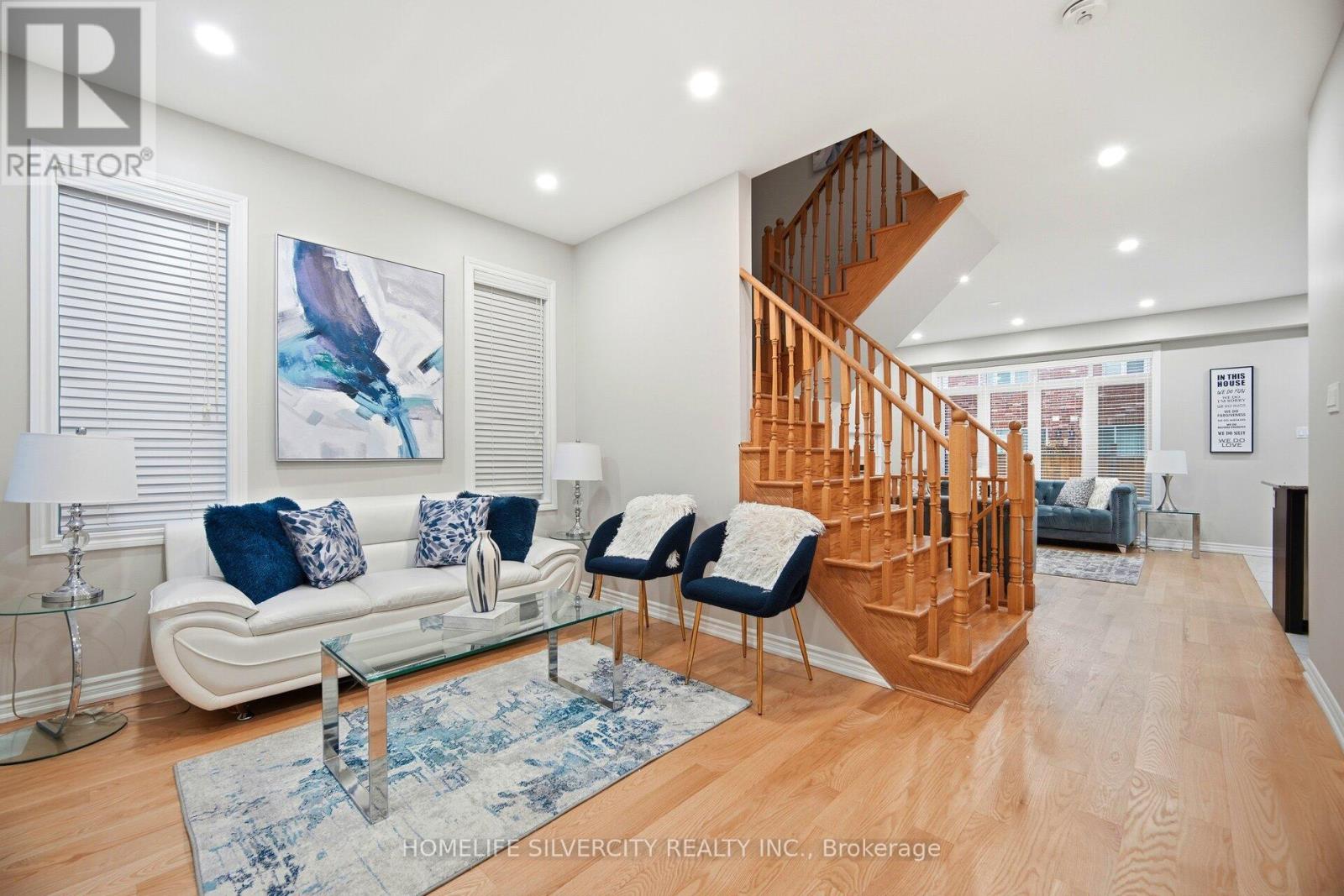 28 Dolobram Trail, Brampton, Ontario  L4A 4Y1 - Photo 3 - W12683814