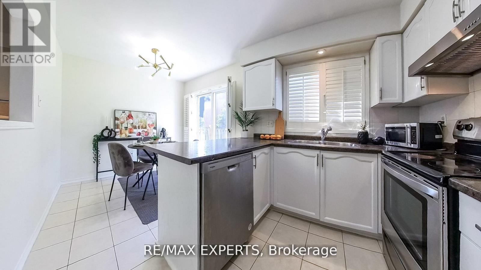 3211 Coralbean Place, Mississauga, Ontario  L5N 7C9 - Photo 14 - W12683868