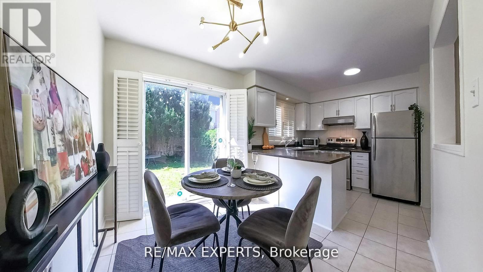 3211 Coralbean Place, Mississauga, Ontario  L5N 7C9 - Photo 15 - W12683868