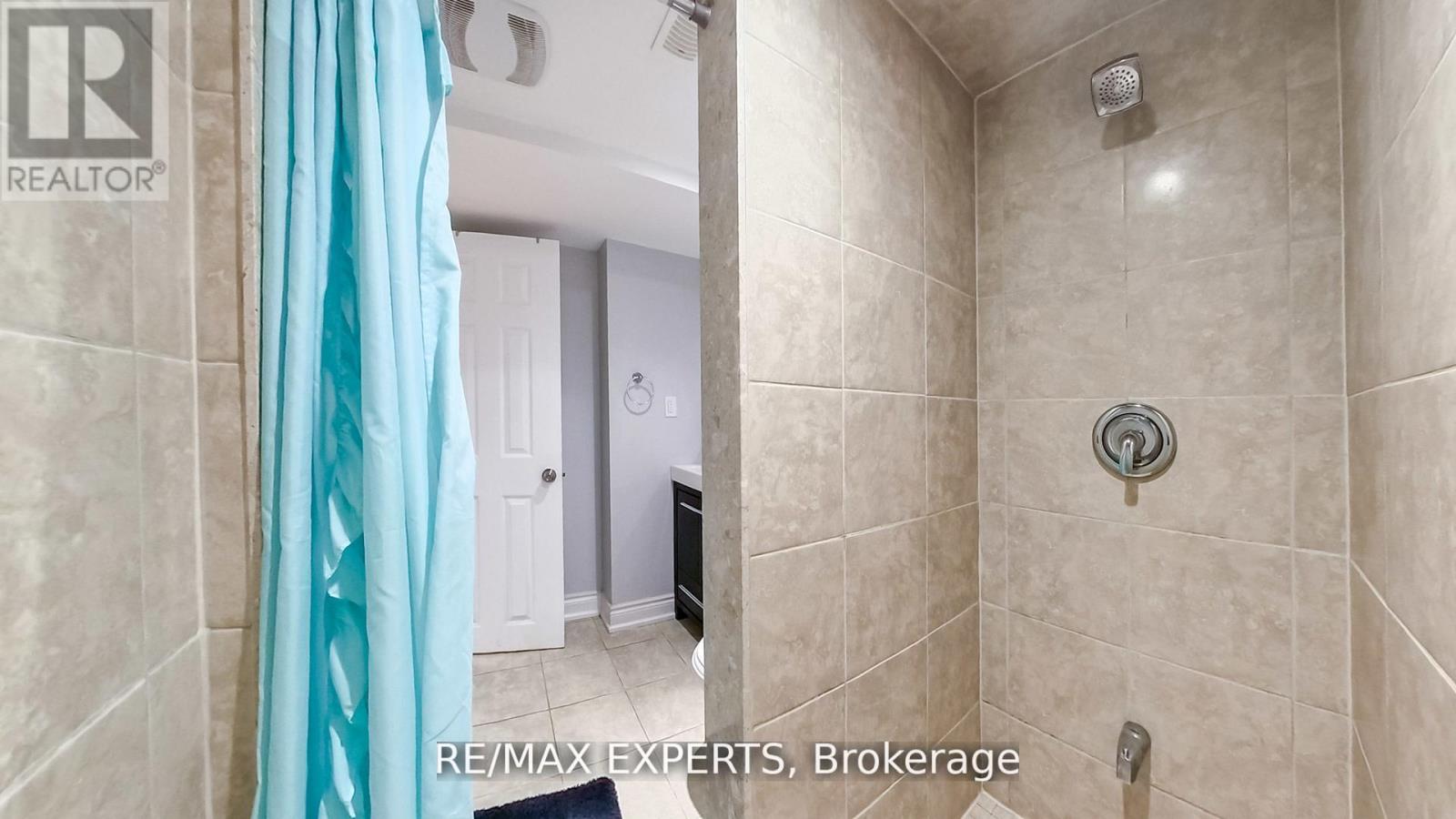 3211 Coralbean Place, Mississauga, Ontario  L5N 7C9 - Photo 36 - W12683868