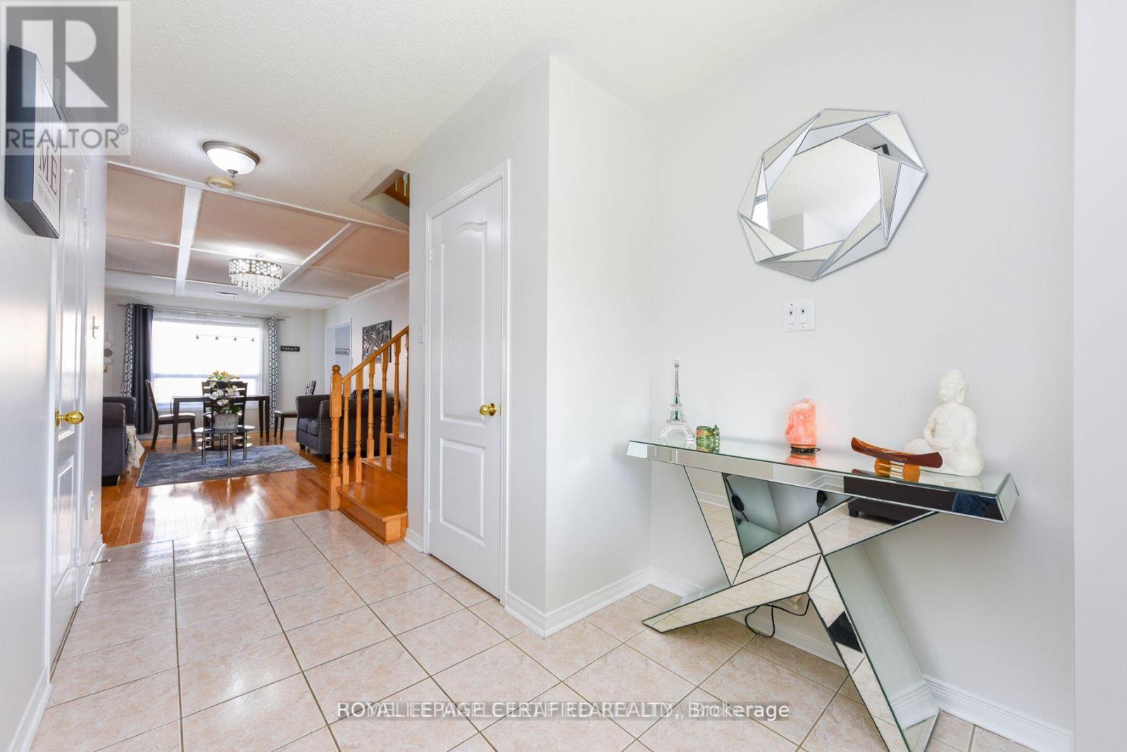 78 Pauline Crescent, Brampton, Ontario  L7A 2V7 - Photo 2 - W12683872