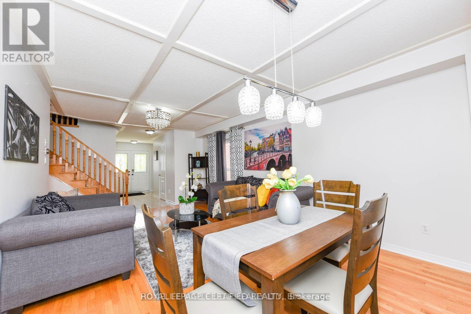 78 Pauline Crescent, Brampton, Ontario  L7A 2V7 - Photo 3 - W12683872