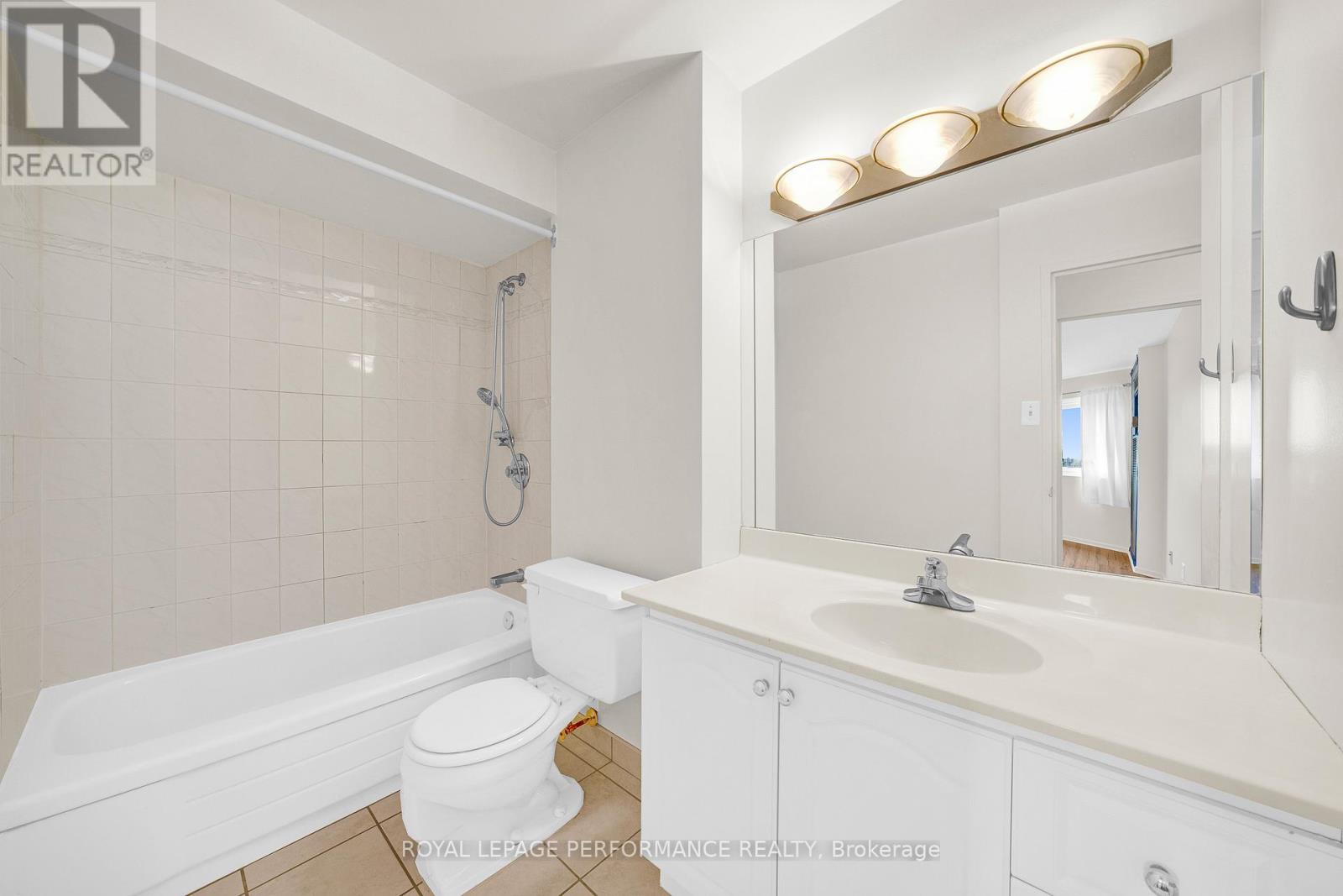 806 - 1599 Lassiter Terrace, Ottawa, Ontario  K1J 8R6 - Photo 11 - X12560992