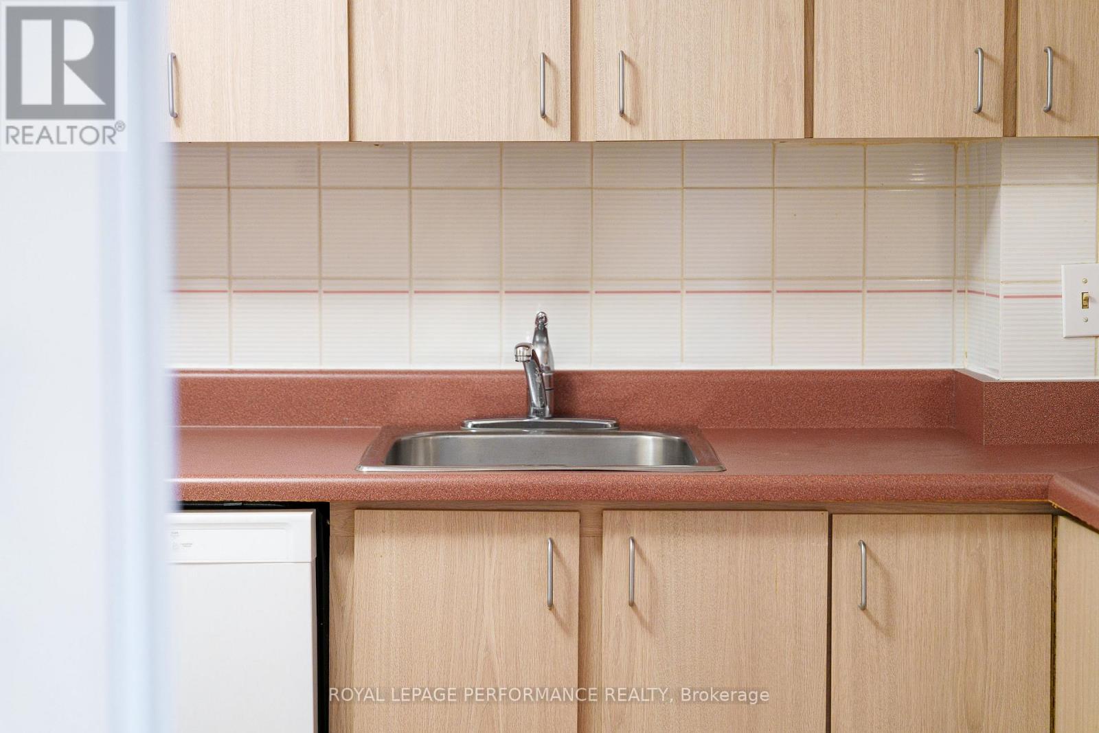 806 - 1599 Lassiter Terrace, Ottawa, Ontario  K1J 8R6 - Photo 31 - X12560992