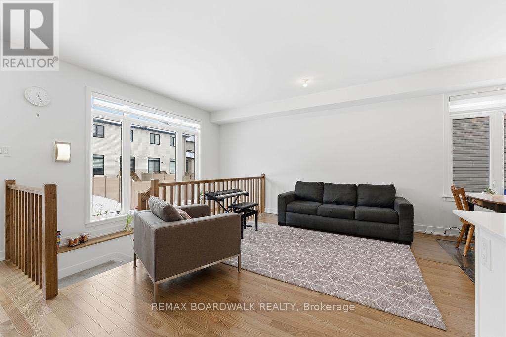 1016 Montelena Road, Ottawa, Ontario  K2S 2R8 - Photo 13 - X12683894