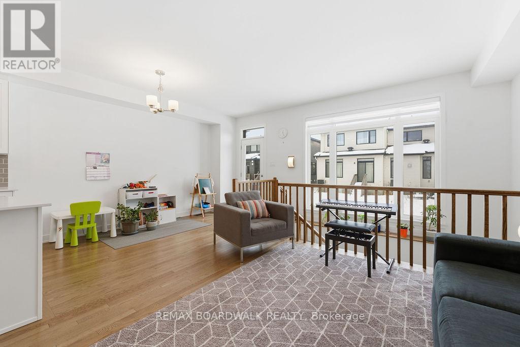1016 Montelena Road, Ottawa, Ontario  K2S 2R8 - Photo 14 - X12683894