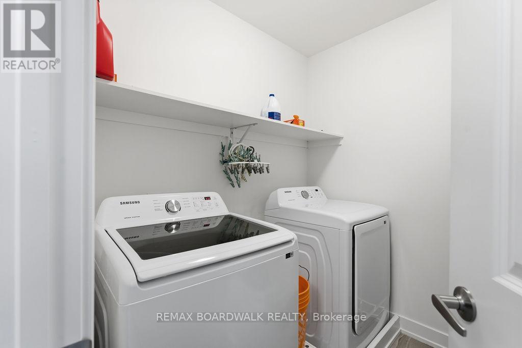 1016 Montelena Road, Ottawa, Ontario  K2S 2R8 - Photo 17 - X12683894