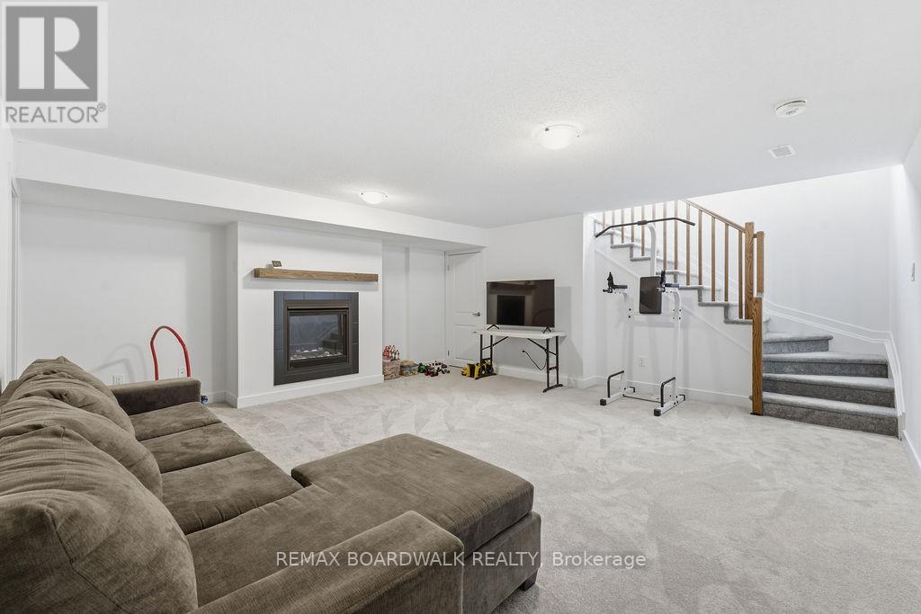1016 Montelena Road, Ottawa, Ontario  K2S 2R8 - Photo 27 - X12683894