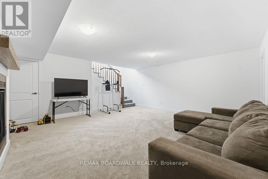 1016 Montelena Road, Ottawa, Ontario  K2S 2R8 - Photo 28 - X12683894