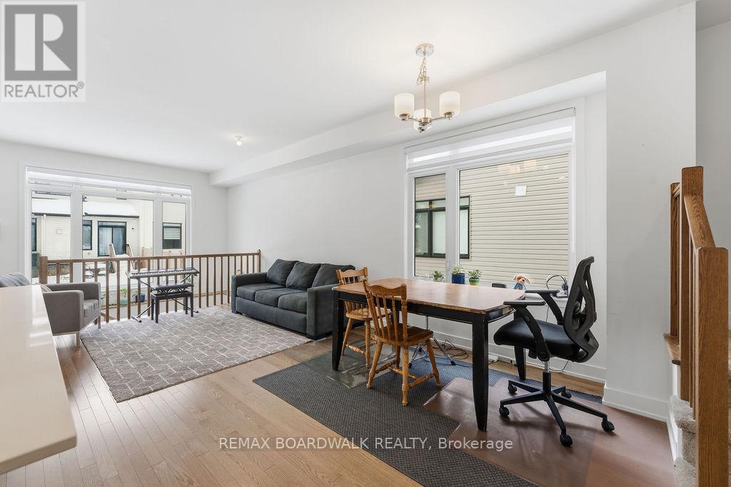 1016 Montelena Road, Ottawa, Ontario  K2S 2R8 - Photo 5 - X12683894