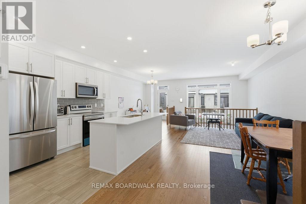 1016 Montelena Road, Ottawa, Ontario  K2S 2R8 - Photo 7 - X12683894