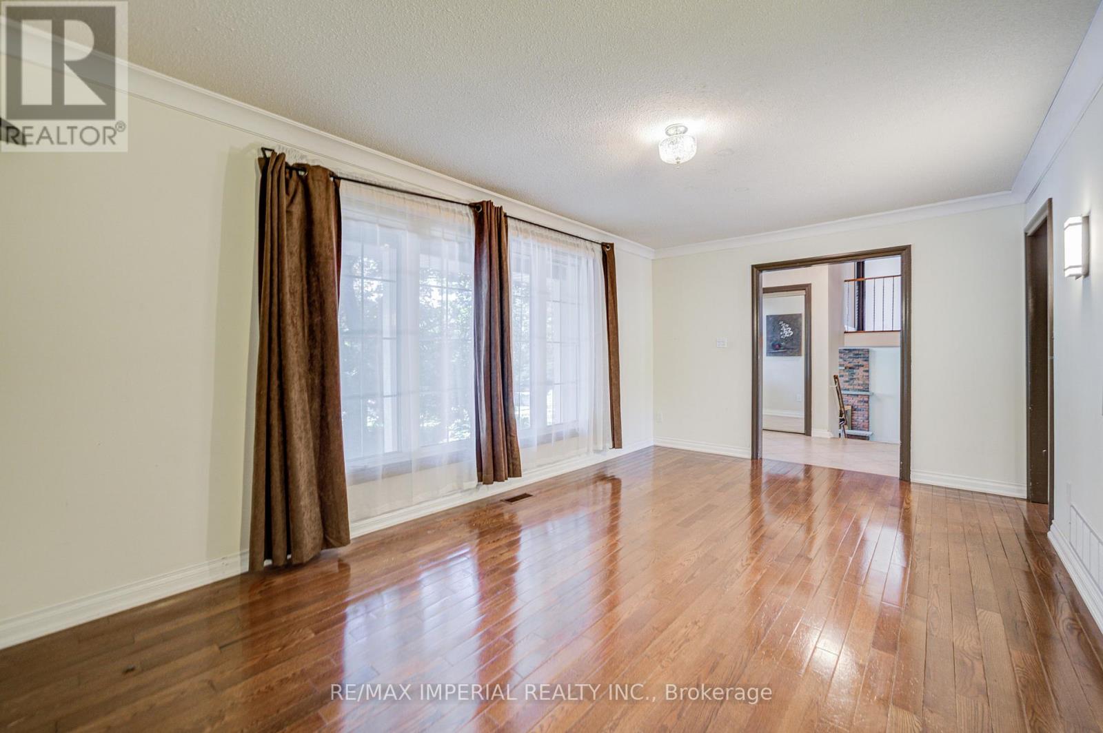 20 Blackforest Drive, Richmond Hill, Ontario  L4E 2P5 - Photo 12 - N12683914