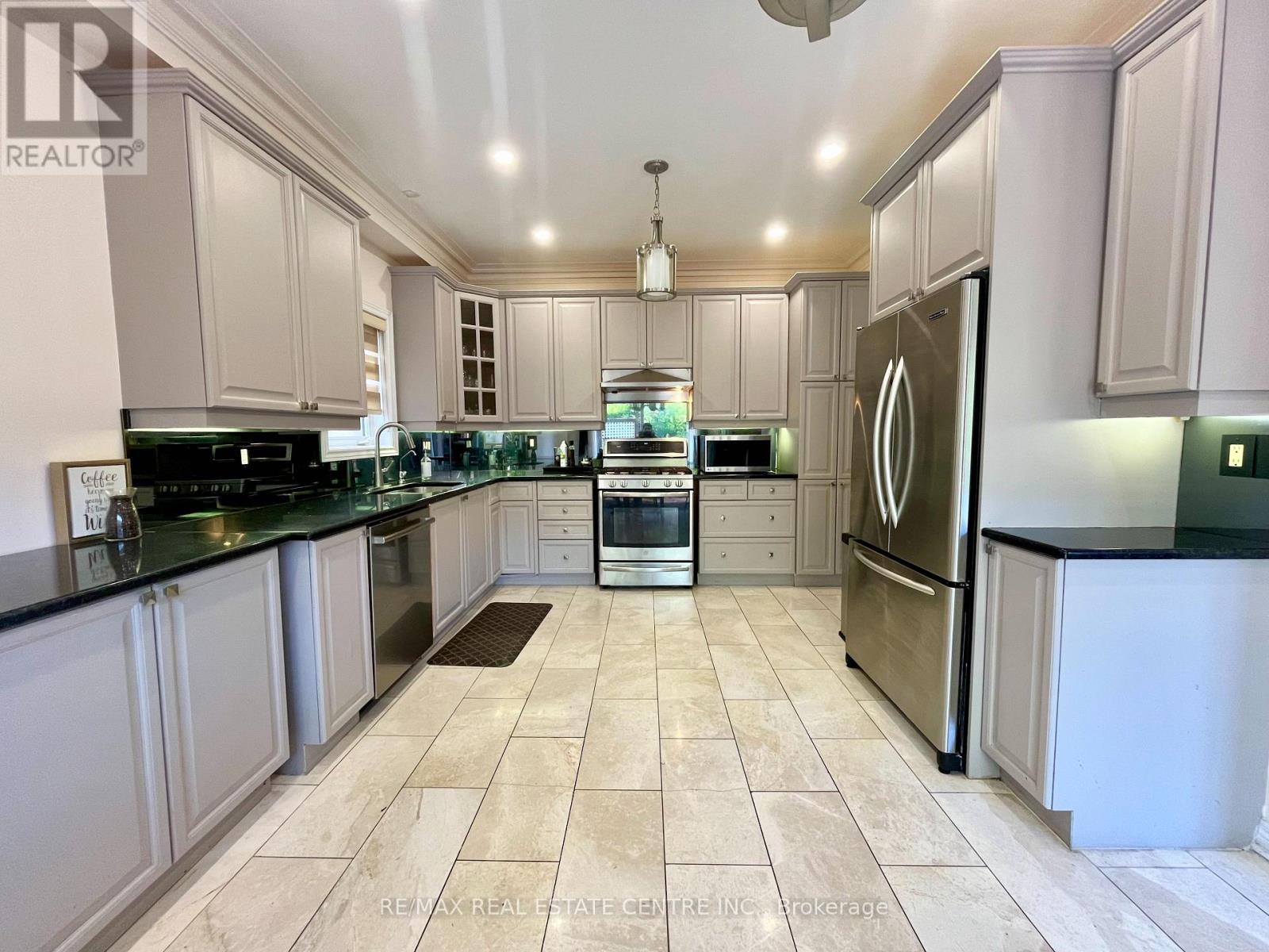 3274 Pringle Place, Mississauga, Ontario  L5M 7V7 - Photo 7 - W12683874