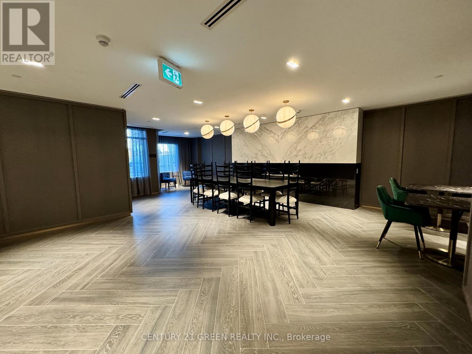 242 - 395 Dundas Street W, Oakville, Ontario  L6M 4M2 - Photo 8 - W12683908