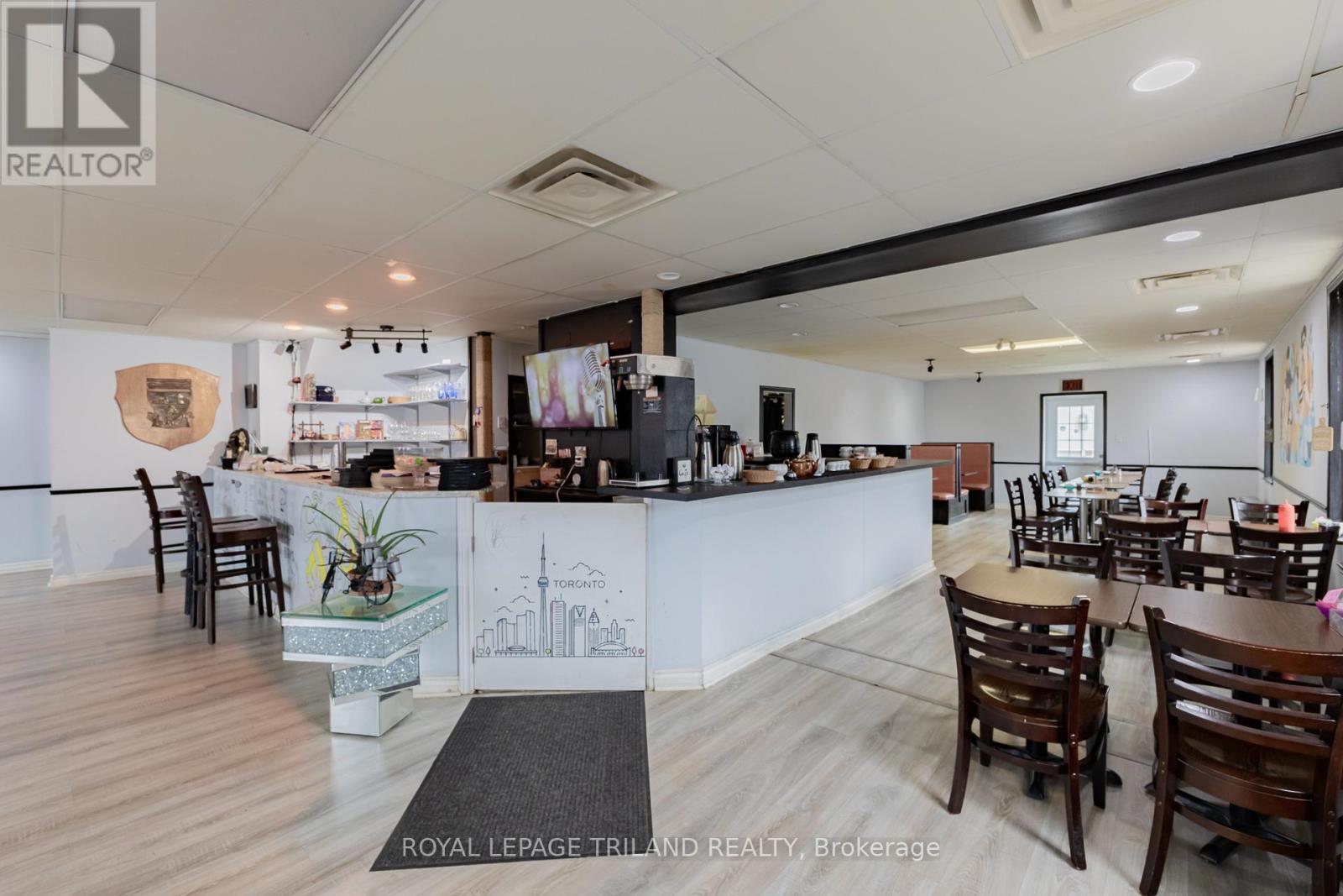 Photo 14 of 50 for 41 Main Street E