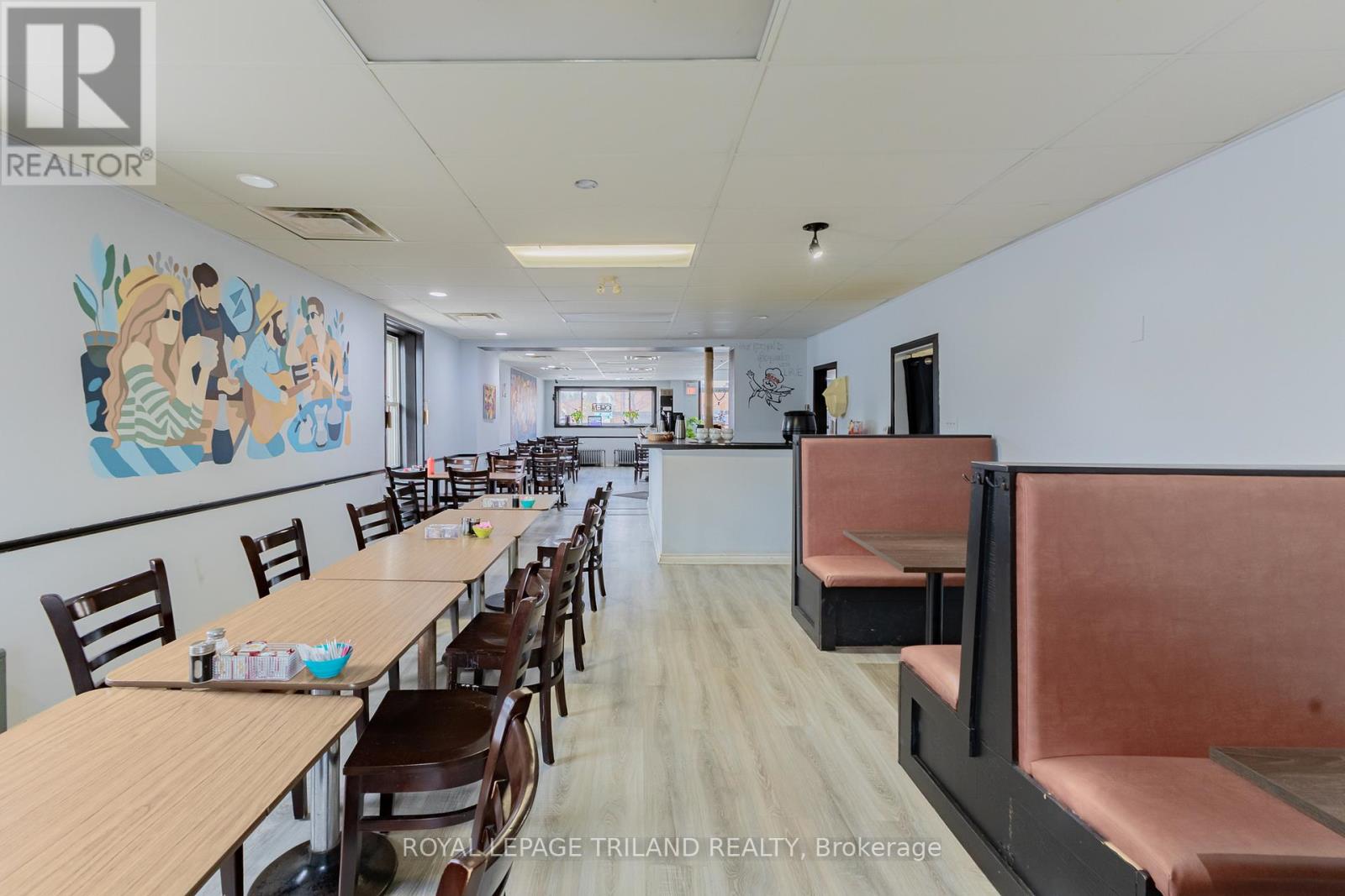 Photo 18 of 50 for 41 Main Street E