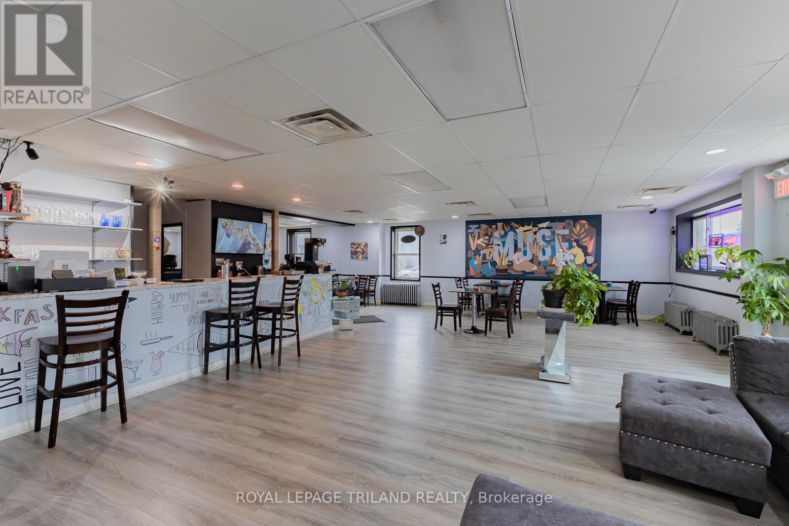 Photo 7 of 50 for 41 Main Street E