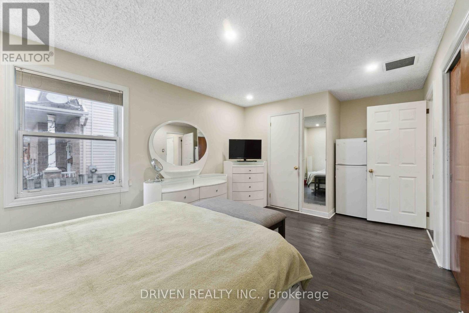 1266 Walkley Road, Ottawa, Ontario  K1V 6P7 - Photo 11 - X12683932