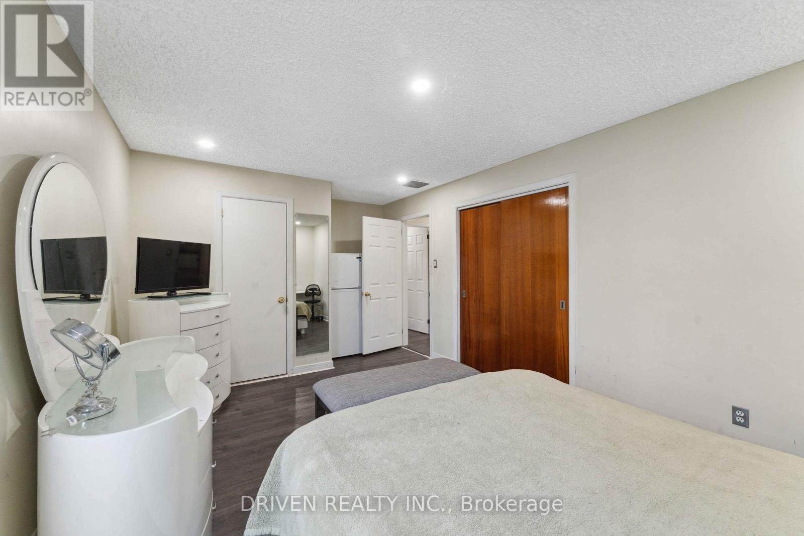 1266 Walkley Road, Ottawa, Ontario  K1V 6P7 - Photo 12 - X12683932