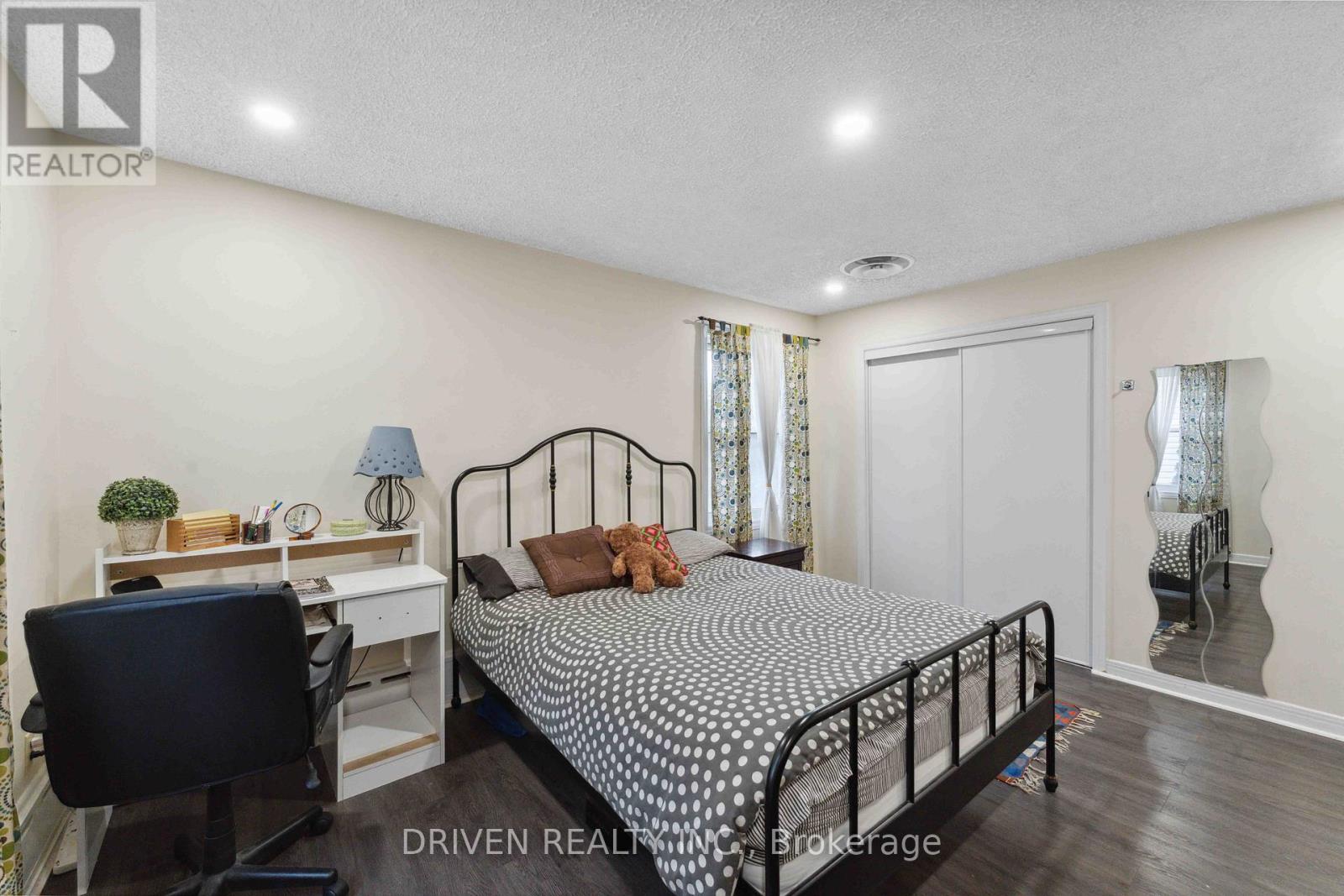 1266 Walkley Road, Ottawa, Ontario  K1V 6P7 - Photo 14 - X12683932