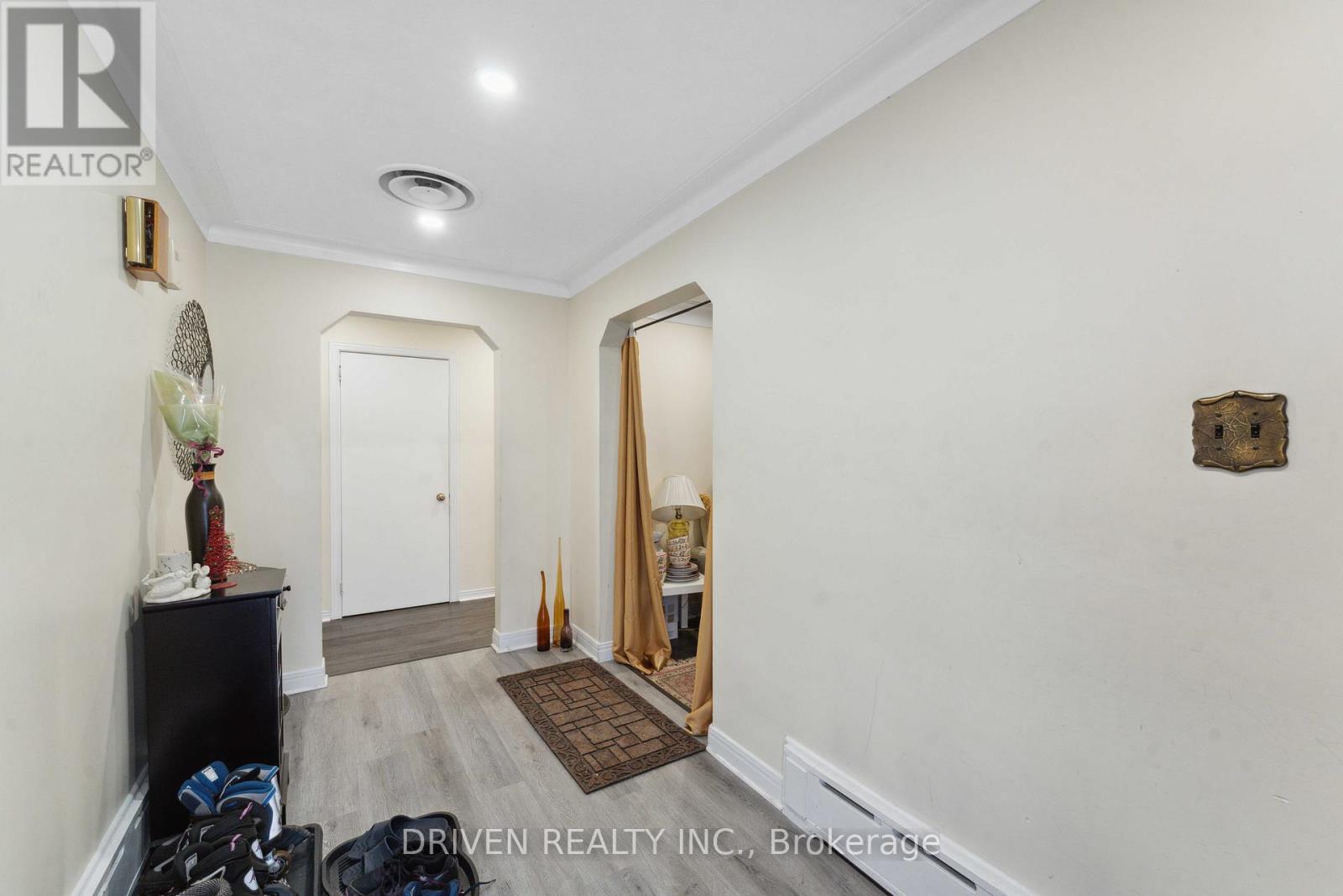 1266 Walkley Road, Ottawa, Ontario  K1V 6P7 - Photo 5 - X12683932