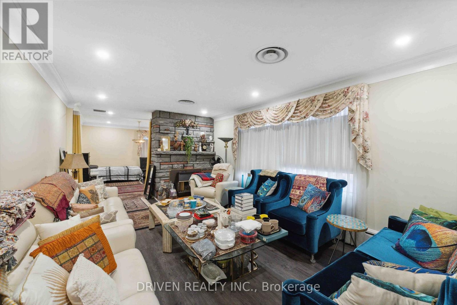 1266 Walkley Road, Ottawa, Ontario  K1V 6P7 - Photo 6 - X12683932