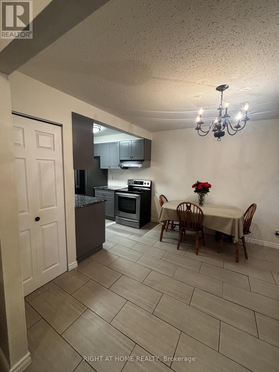 51 - 1213 Bowmount Street, Ottawa, Ontario  K1J 8T3 - Photo 5 - X12683954