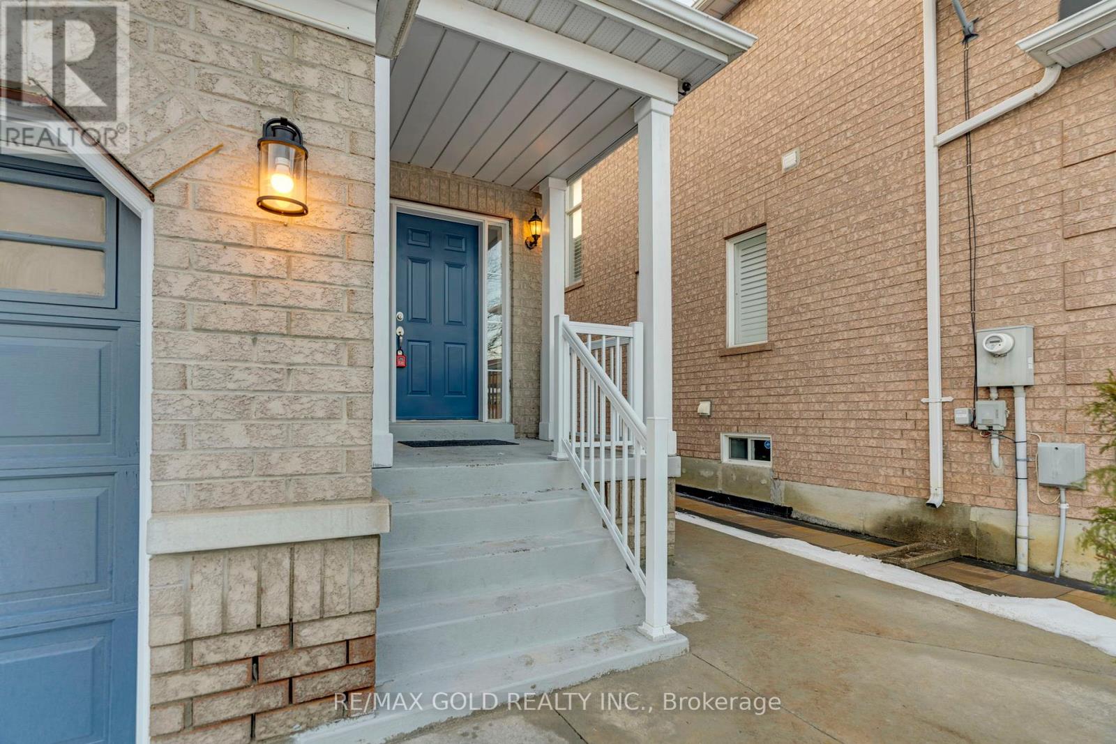 18 Cobbler Street, Brampton, Ontario  L6X 4T5 - Photo 2 - W12663170