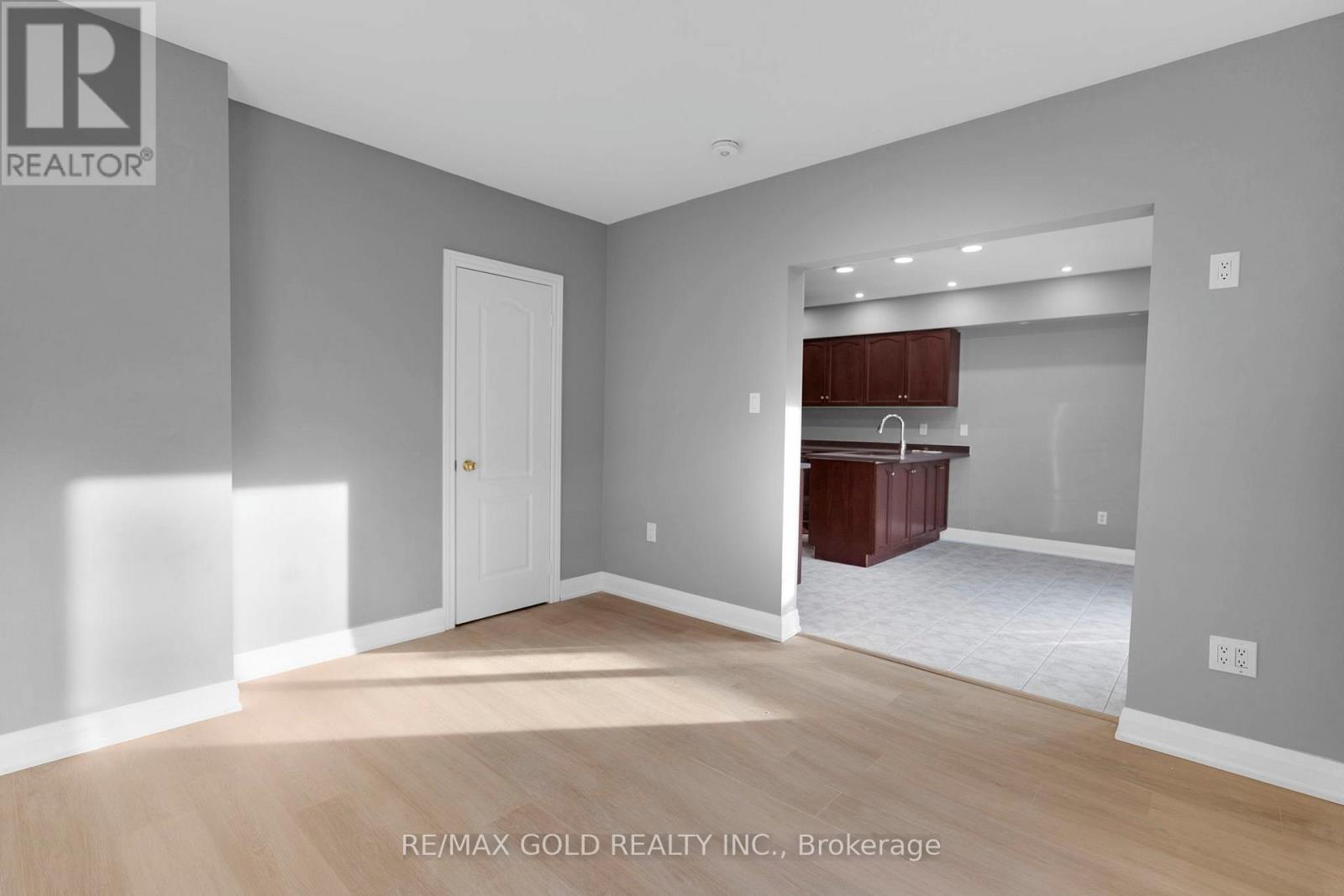 18 Cobbler Street, Brampton, Ontario  L6X 4T5 - Photo 6 - W12663170