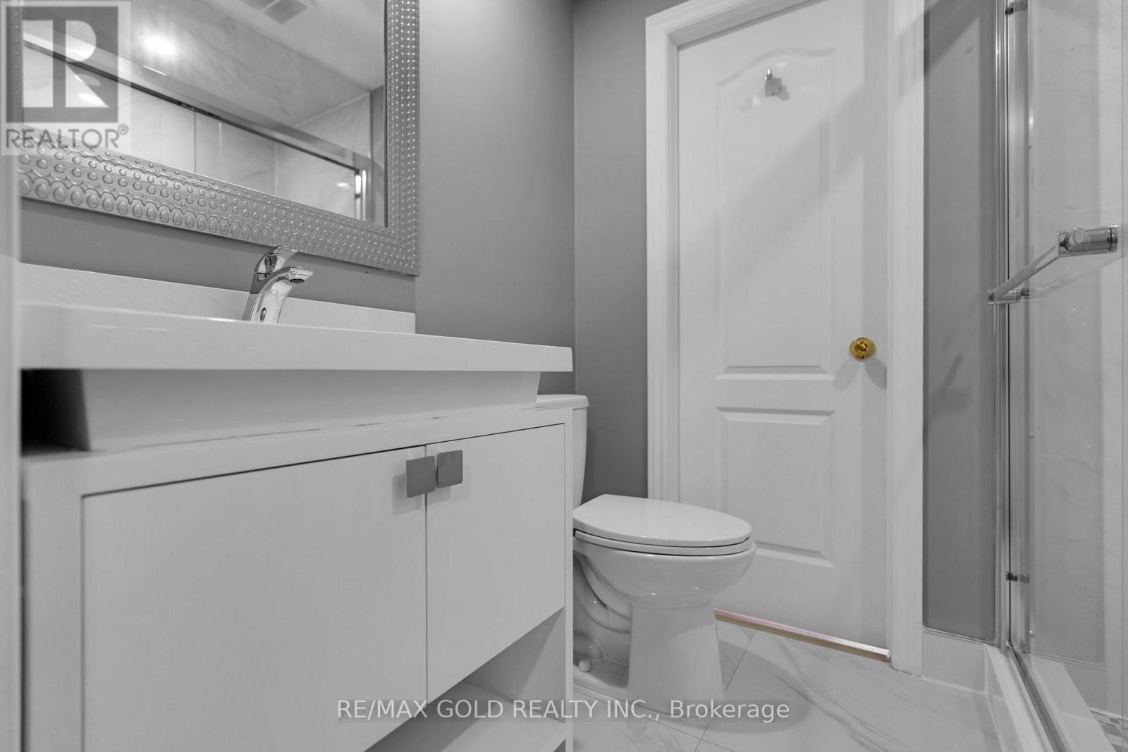 18 Cobbler Street, Brampton, Ontario  L6X 4T5 - Photo 9 - W12663170