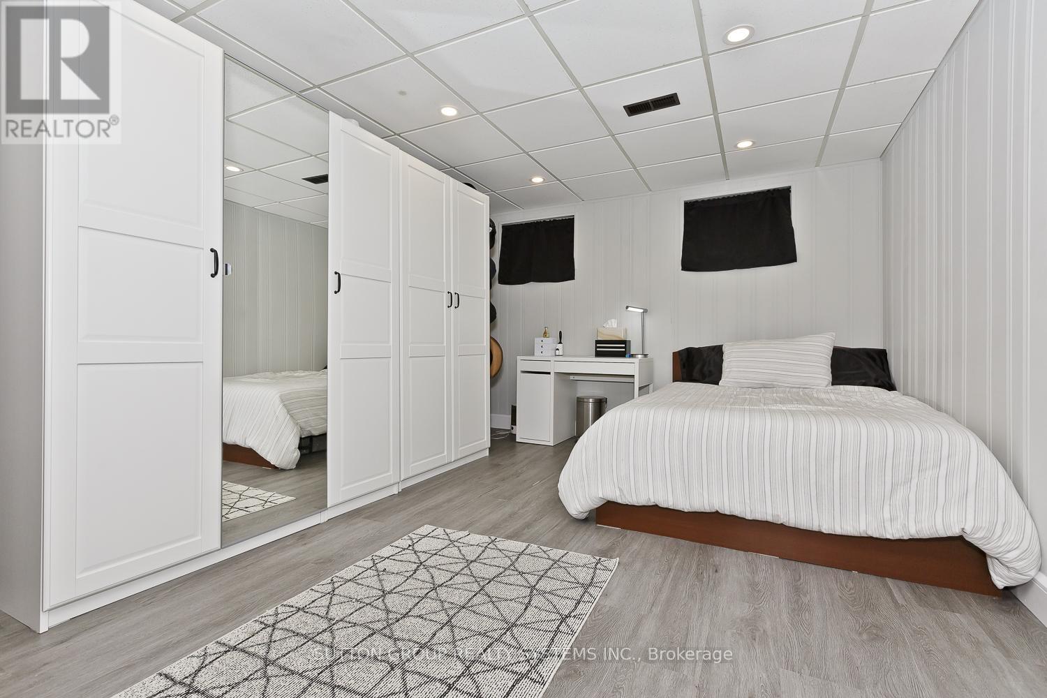 1535 Thetford Court, Mississauga, Ontario  L5J 3N2 - Photo 20 - W12683374