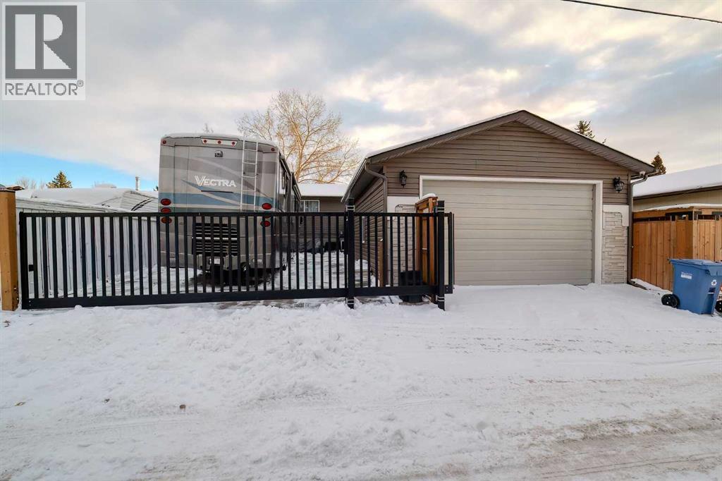 4728 Rundlehorn Drive Ne, Calgary, Alberta  T1Y 2N4 - Photo 5 - A2273423