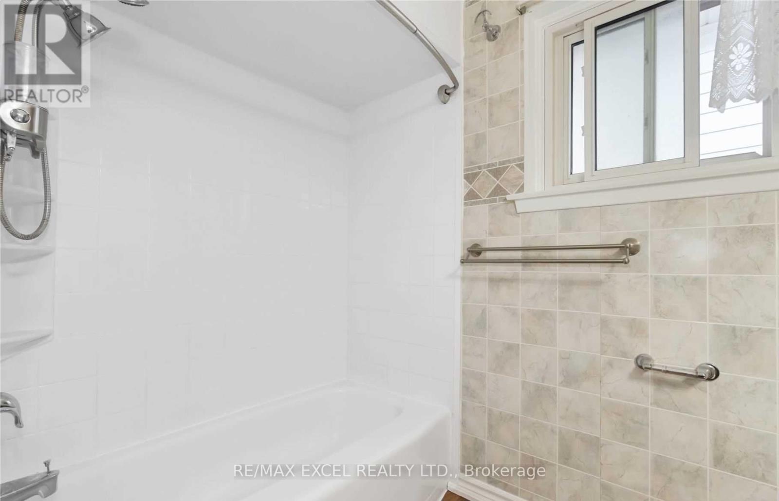 341 Crosby Avenue, Richmond Hill, Ontario  L4C 2R5 - Photo 24 - N12682494