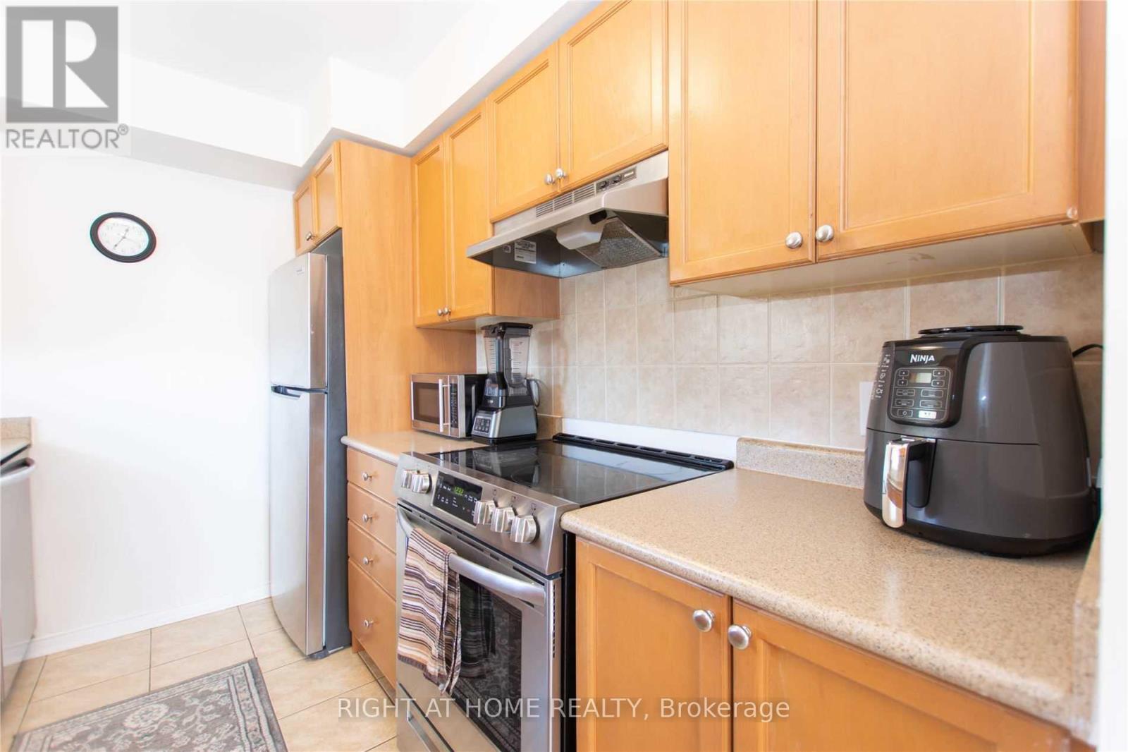 313 - 4975 Southampton Drive, Mississauga, Ontario  L5M 8C7 - Photo 11 - W12683966