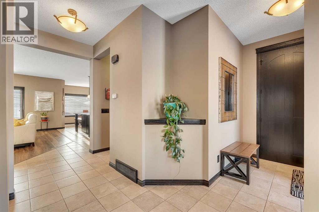 73 Elgin Meadows Link Se, Calgary, Alberta  T2Z 0S3 - Photo 7 - A2277094