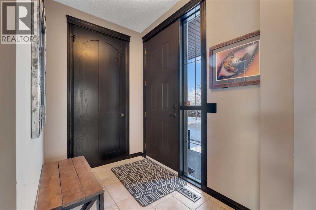 73 Elgin Meadows Link Se, Calgary, Alberta  T2Z 0S3 - Photo 4 - A2277094