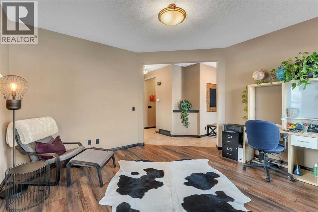 73 Elgin Meadows Link Se, Calgary, Alberta  T2Z 0S3 - Photo 6 - A2277094