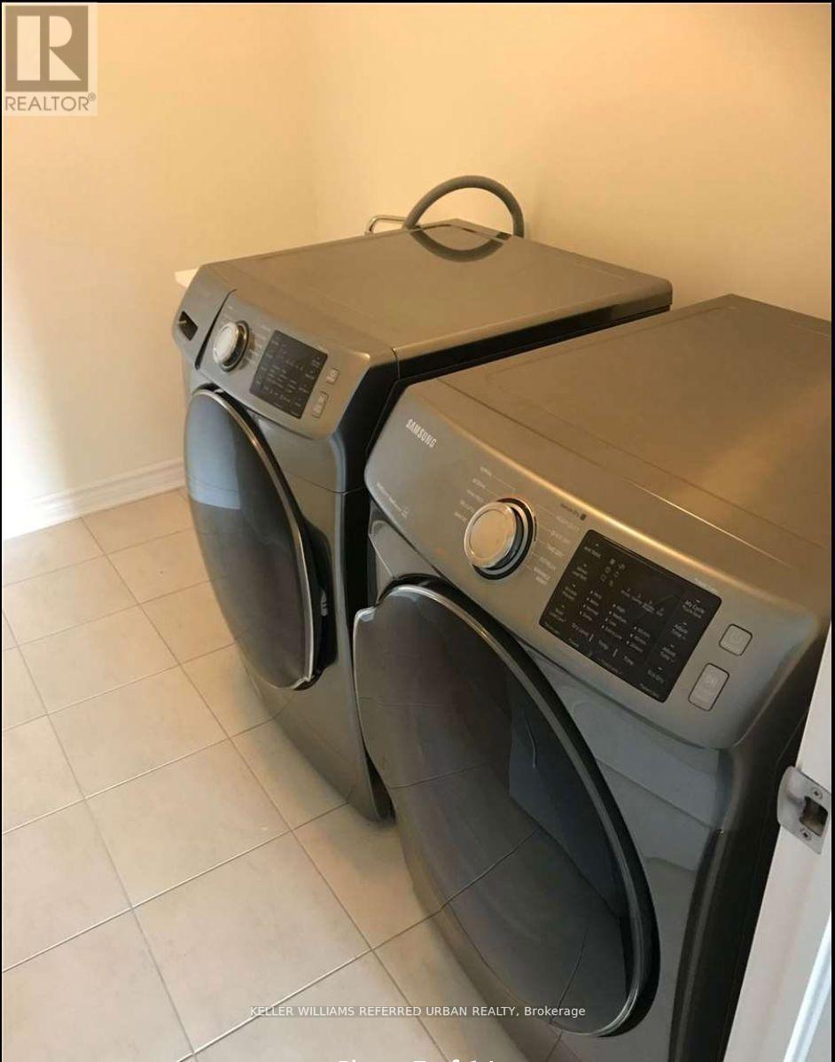 320 Shady Glen Crescent, Kitchener, Ontario  N2R 1P6 - Photo 9 - X12683964