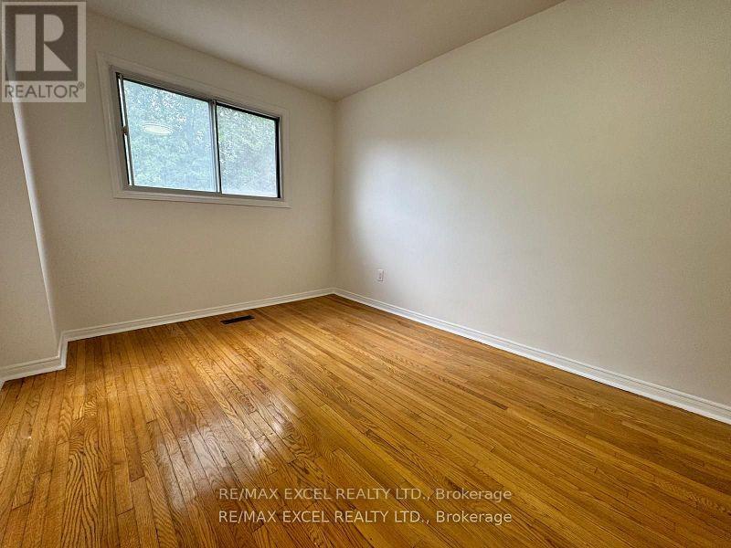 Ground (Unit B) - 53 Hickorynut Drive, Toronto, Ontario  M2J 4W6 - Photo 12 - C12681470