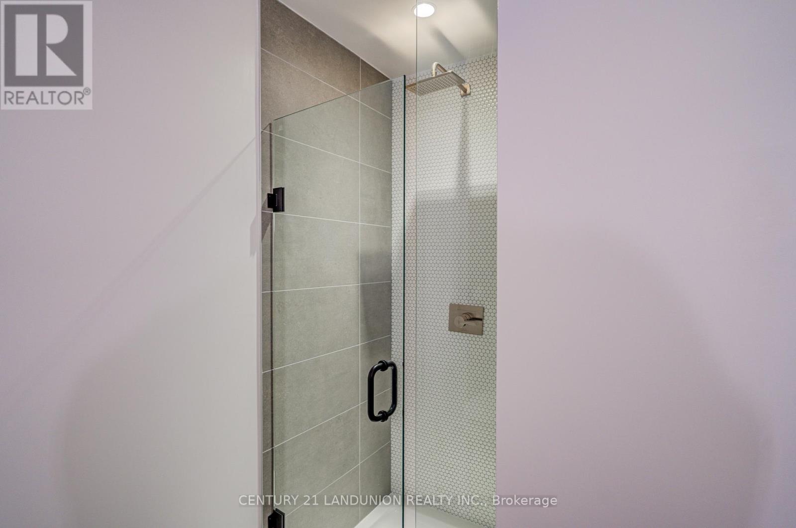 512 - 1285 Queen Street E, Toronto, Ontario  M4L 1C2 - Photo 18 - E12683096