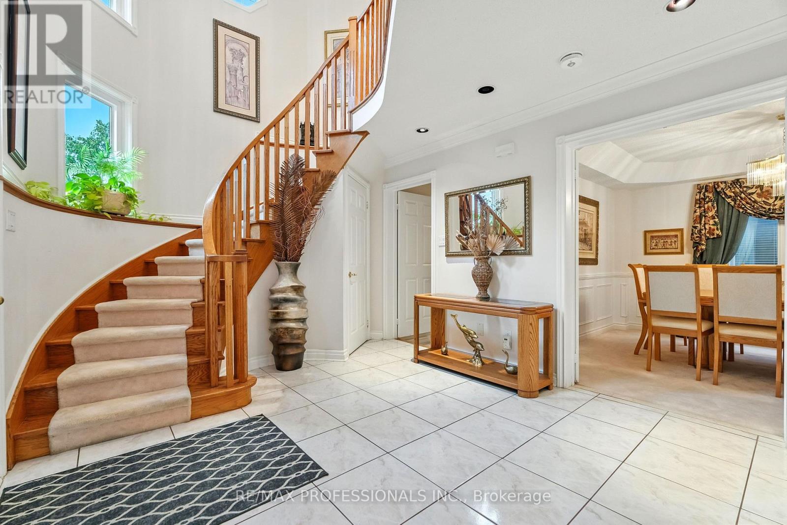 183 Barber Drive, Halton Hills, Ontario  L7G 5L5 - Photo 9 - W12594346