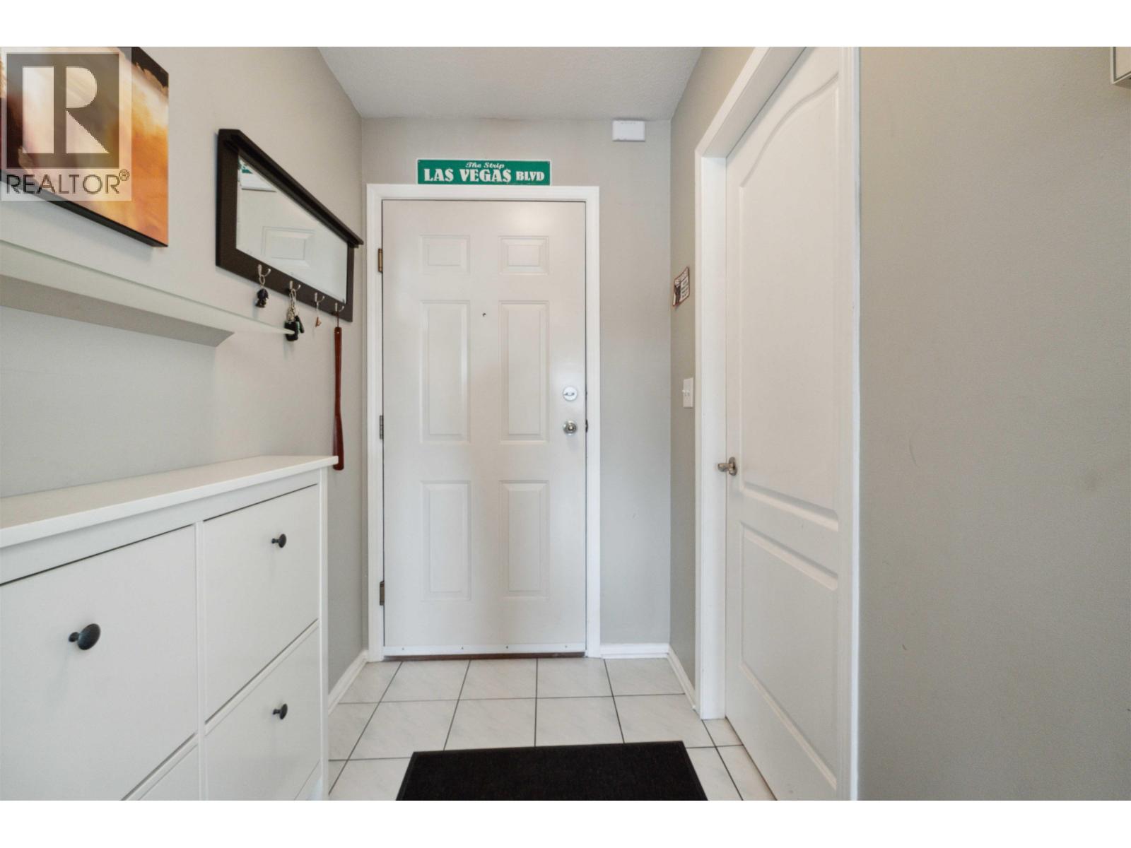 402 12025 207a Street, Maple Ridge, British Columbia  V2X 0R3 - Photo 3 - R3078034