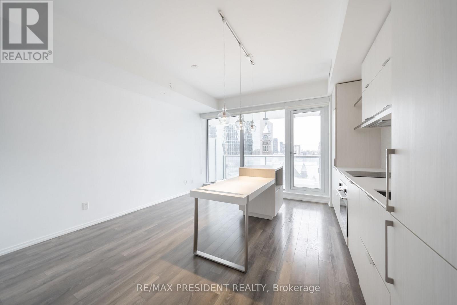 1310 - 197 YONGE STREET, Toronto, Ontario