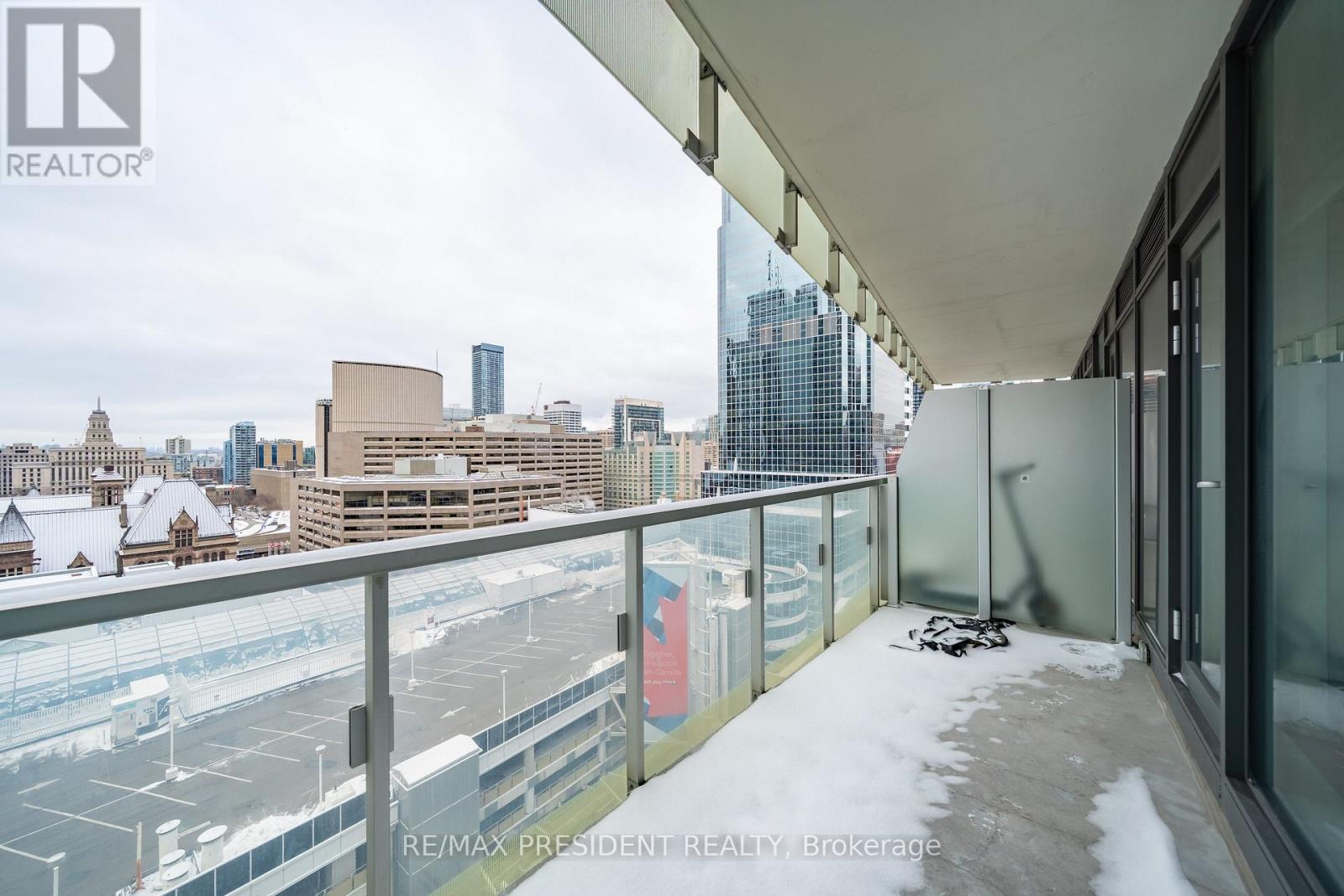 1310 - 197 Yonge Street, Toronto, Ontario  M5B 1M4 - Photo 13 - C12683984